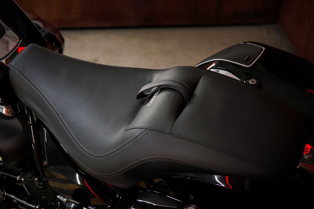 BMW R18 із Японії