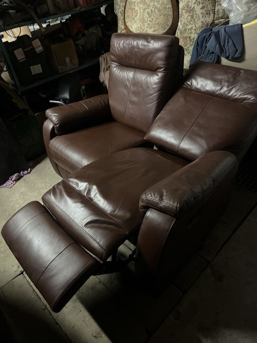 Диван шкіряний гарний стан