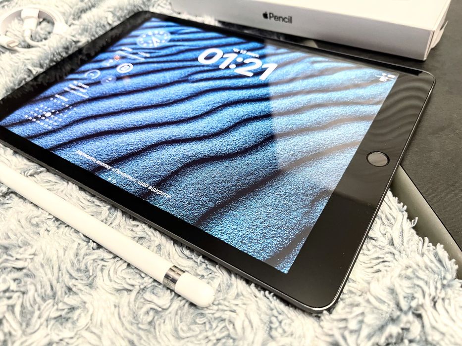 IPad 9 (64 gb) wi-fi, шикарное состояние + чехол! А2602
