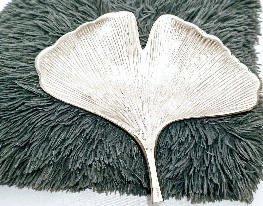 Taca dekoracyjna liść srebrny metalowa ozdoba na stół Nowe