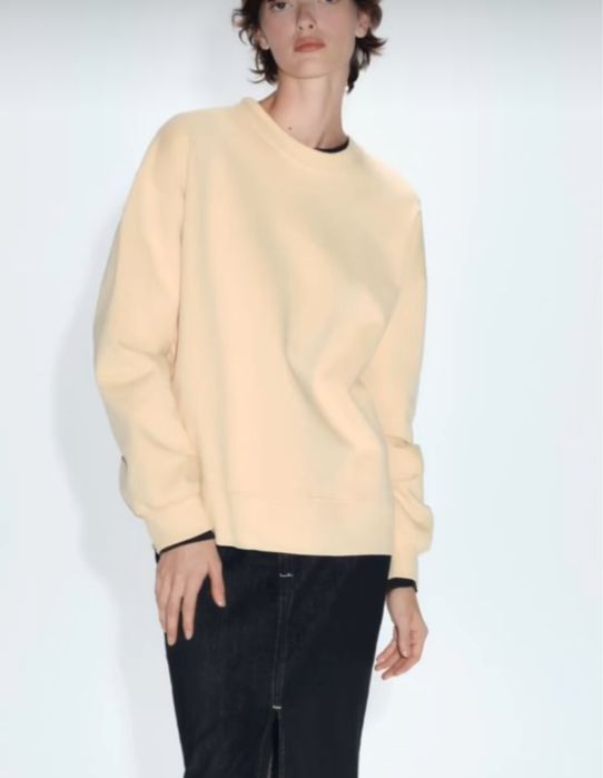 Стильний свитшот від  ZARA
