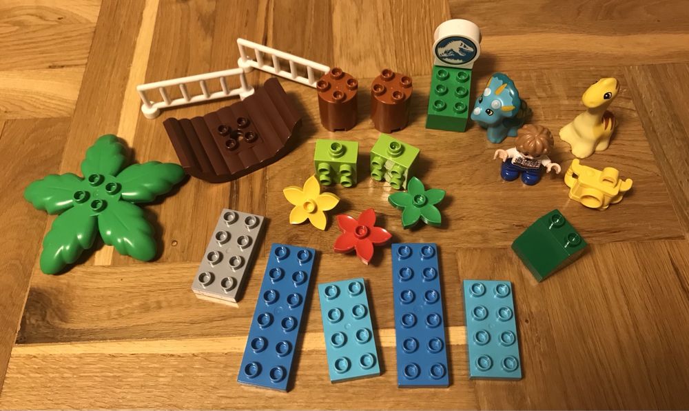 Lego Duplo Jurassic World Mini Zoo 10879