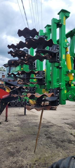 Агрегат для вертикального обробітку грунту Zeus 6 VT Велес Агро