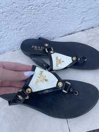 Босоніжки Prada