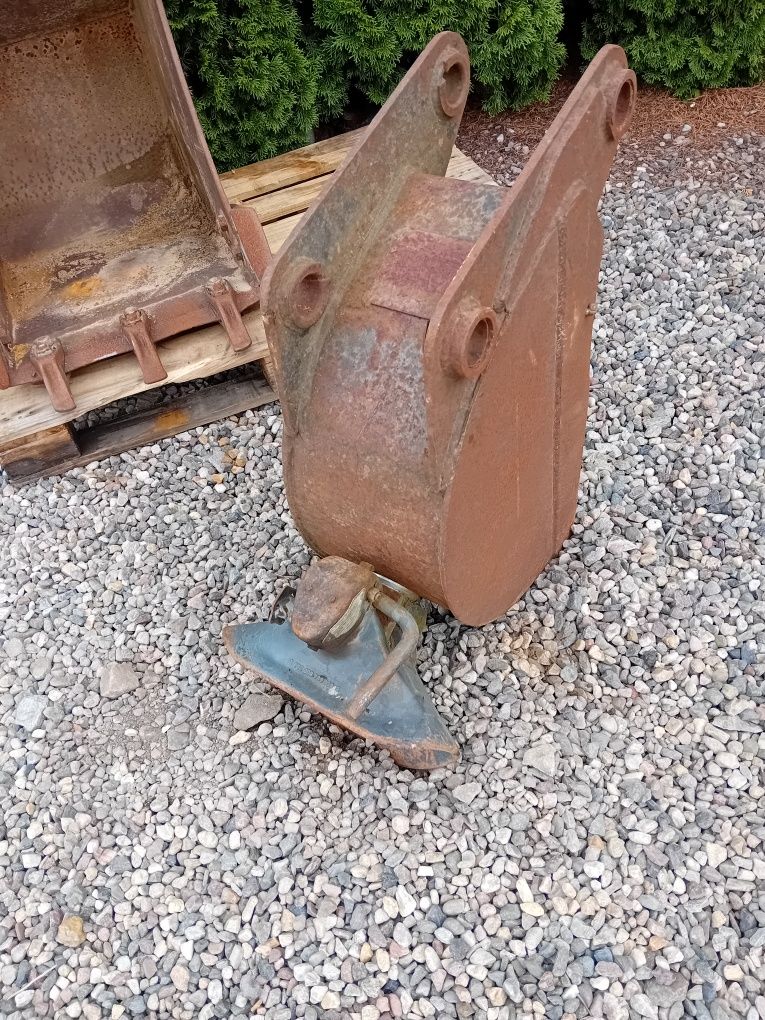 Łyżka 25cm z Zaczepem JCB 3CX/4CX