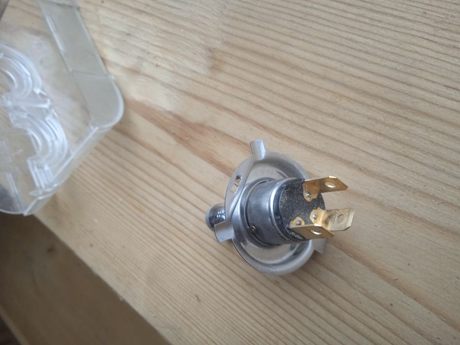 Лампочка галогенна H4 U37R OSRAM Bilux 64193 NBP Germany 60/65Watt 
За