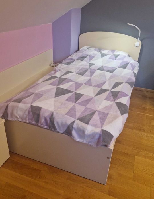 Łóżko 190x90 firmy Meblik, JAK NOWE, w komplecie stelaż i materac