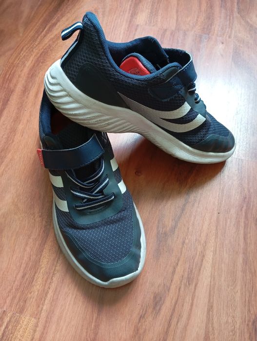 Кросівки Venice чудовий стан р.38 устілка 24,5 см