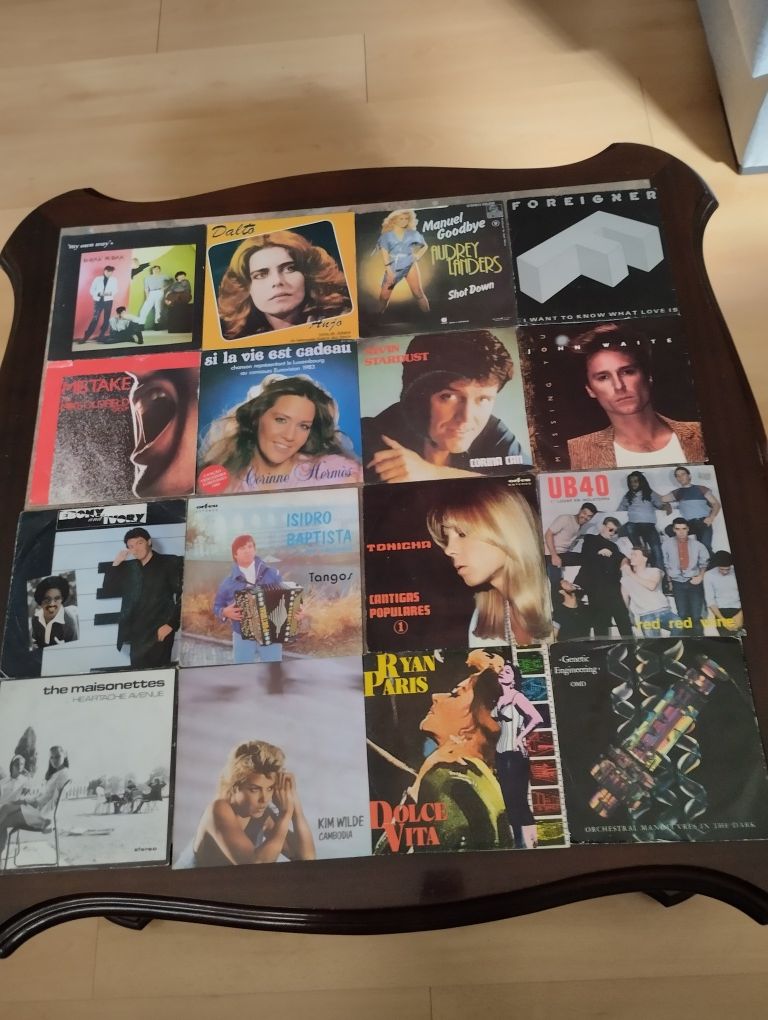 Vários discos de vinil single