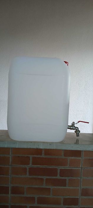Jerrican 20L com torneira – NOVO