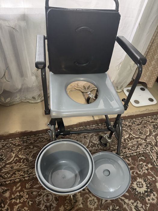 Кресло-Коляска(туалет)