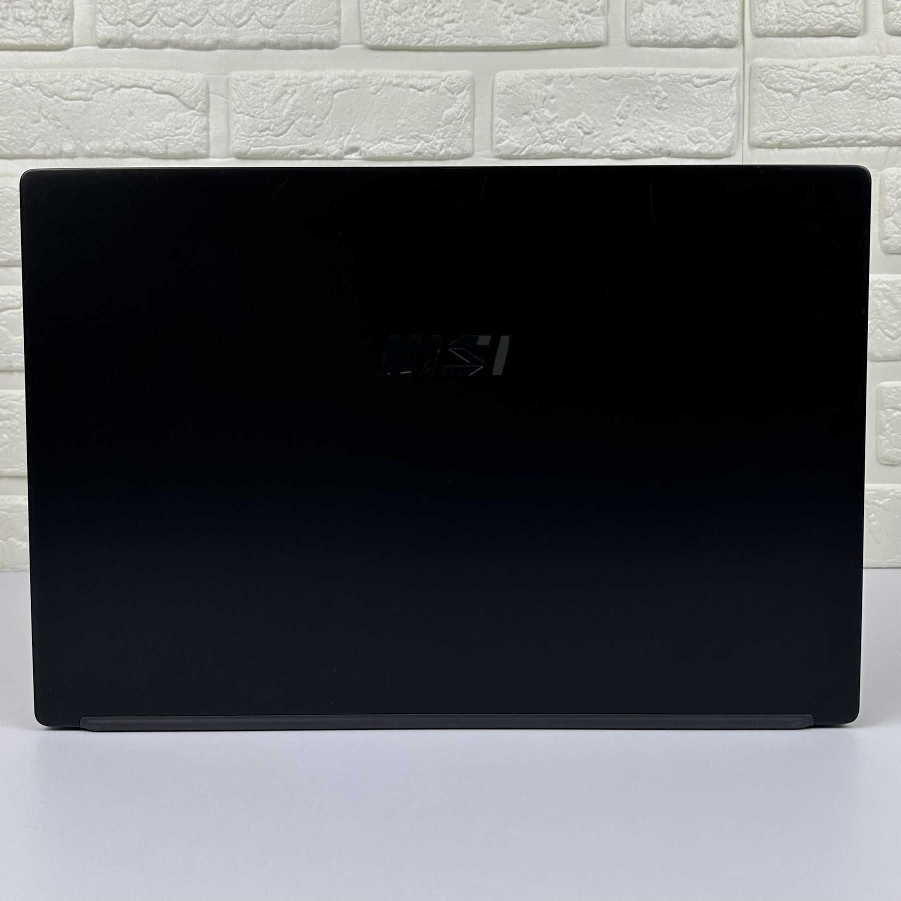 Ігровий ноутбук ультрабук MSI 15.6 / i5-1235U (10/12 ядер) / 8gb / SSD