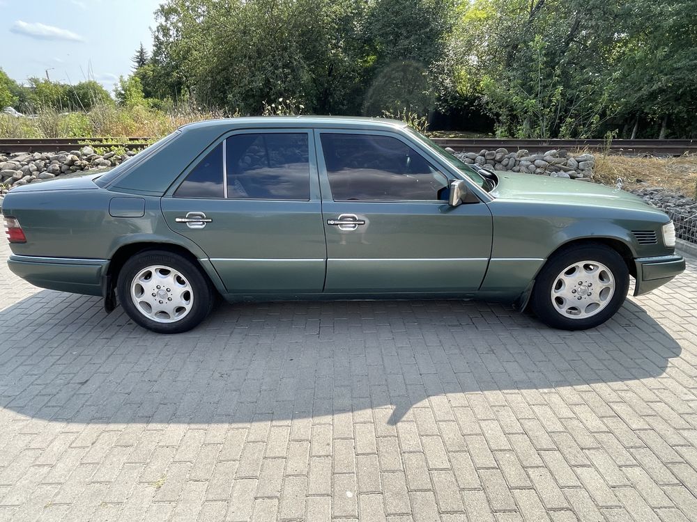 Mercedes W124 2.5D 1995