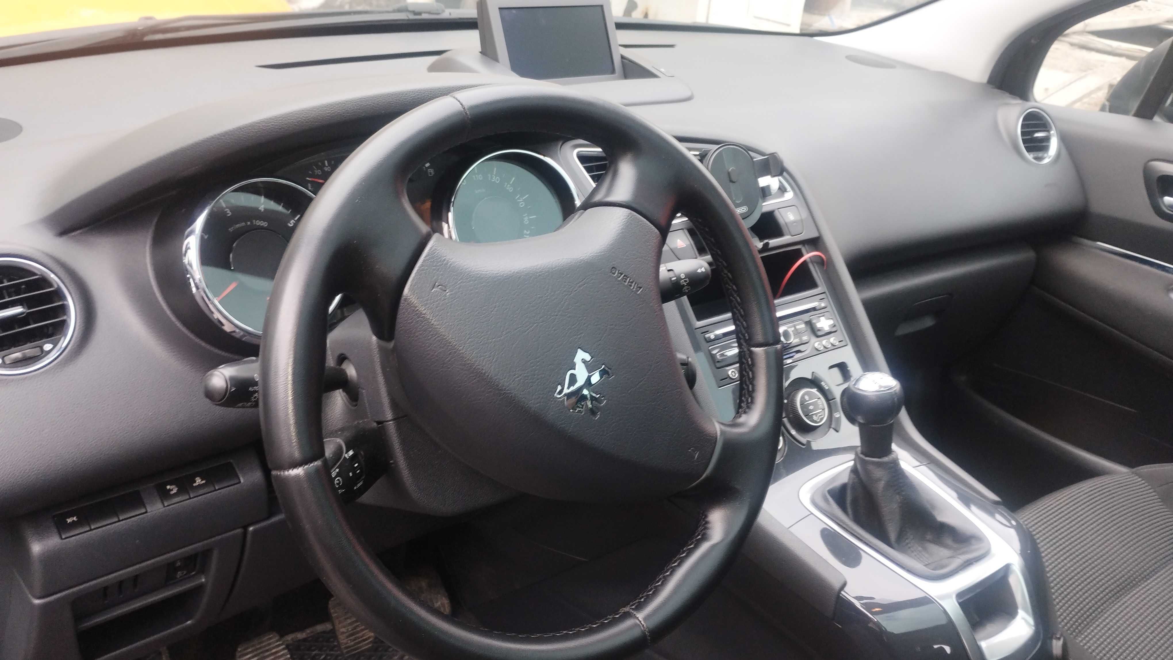 Продам Peugeot 5008