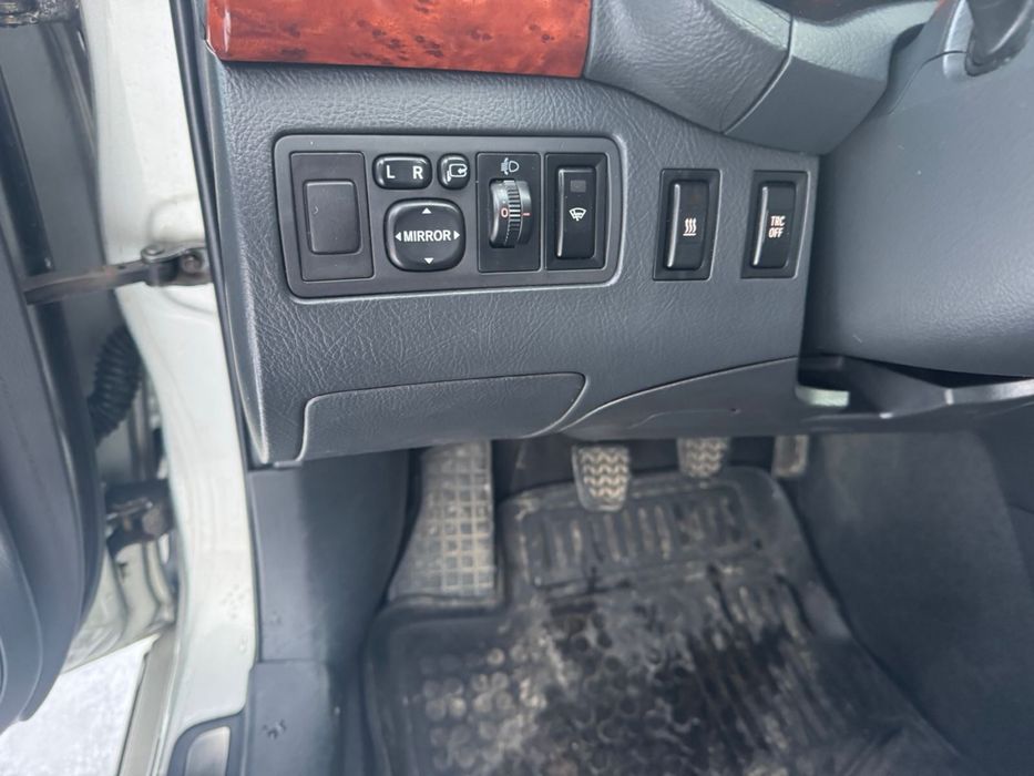 Toyota Avensis 2.0D4D для ЗСУ