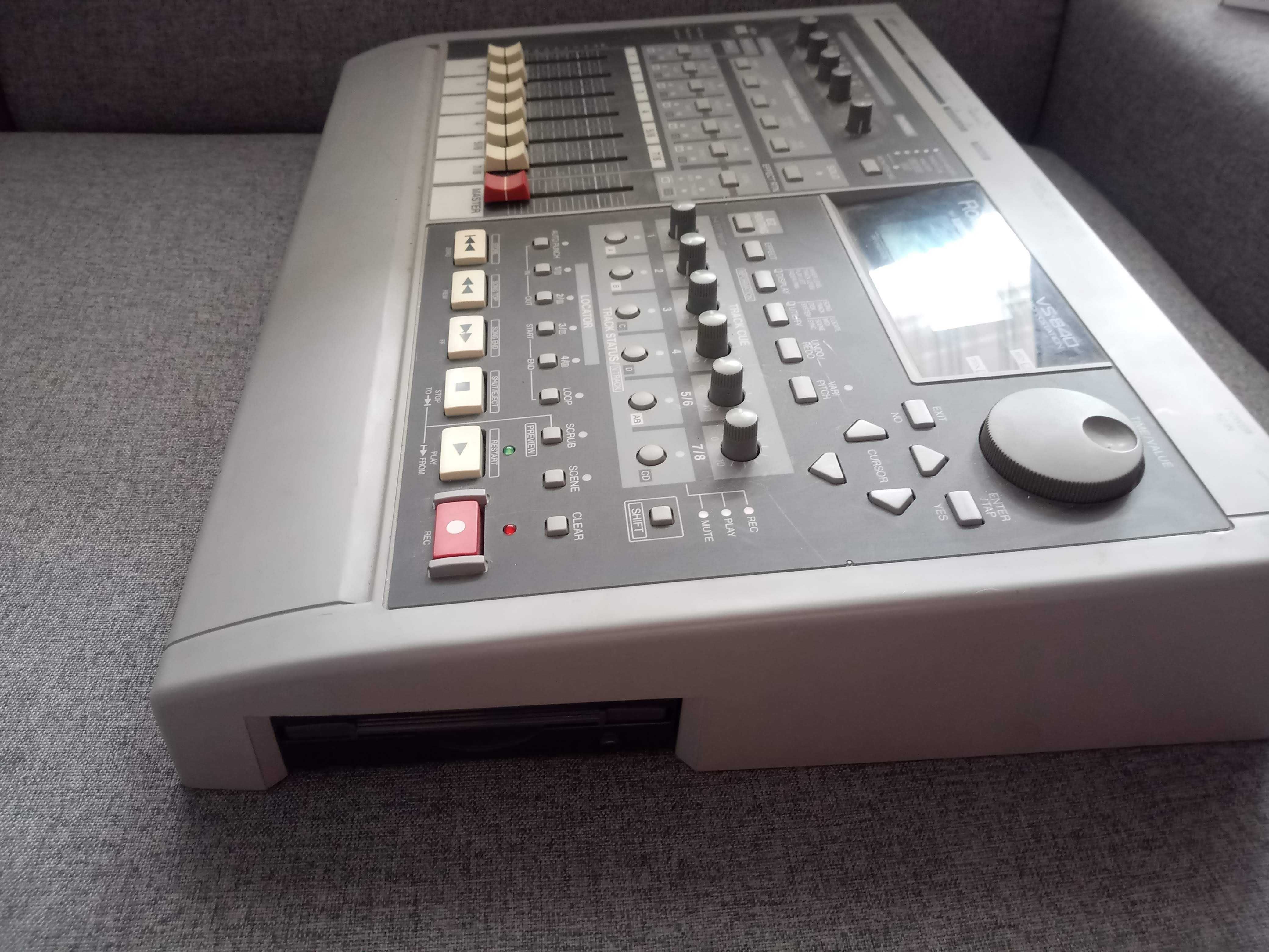 Rejestrator Roland VS-840