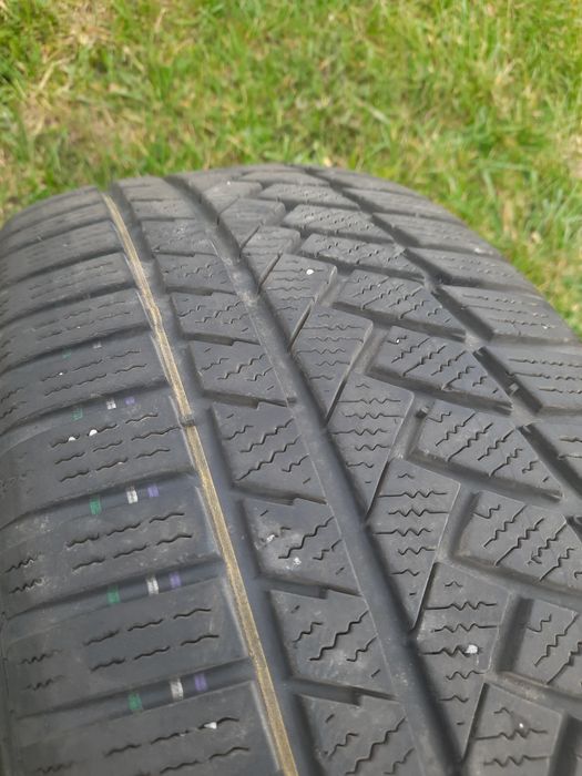 Opony zimowe 4szt 225/55r17 TS850P continental