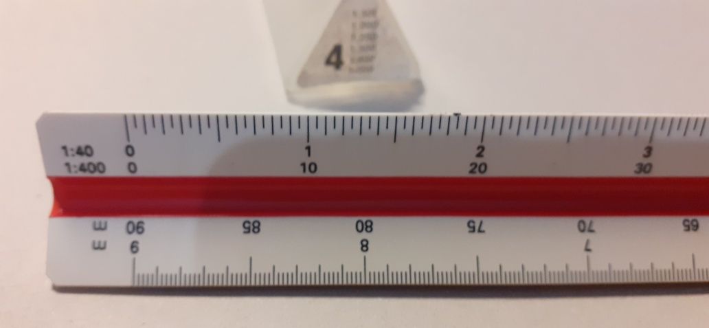 Régua  triangular da escala da redução de rotring,