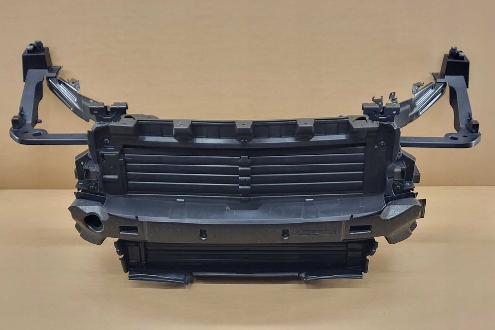 VOLVO XC40 Телевізор Передня панель