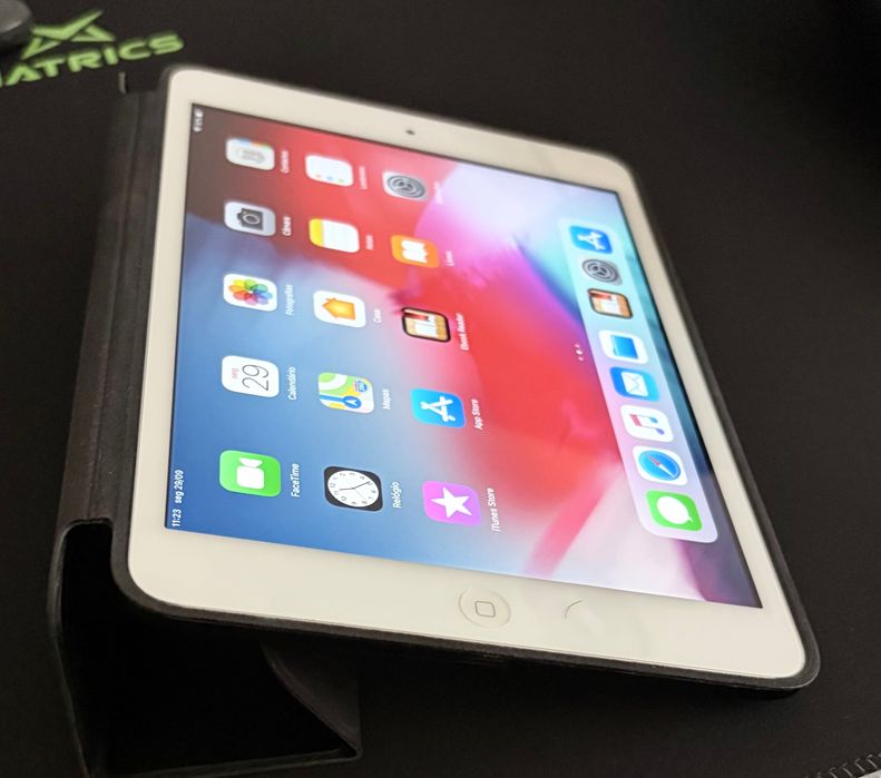 Apple iPad Mini 2 Wi-Fi 32GB, 7.9-inch Display with Original Leather Case Included64551329625986121