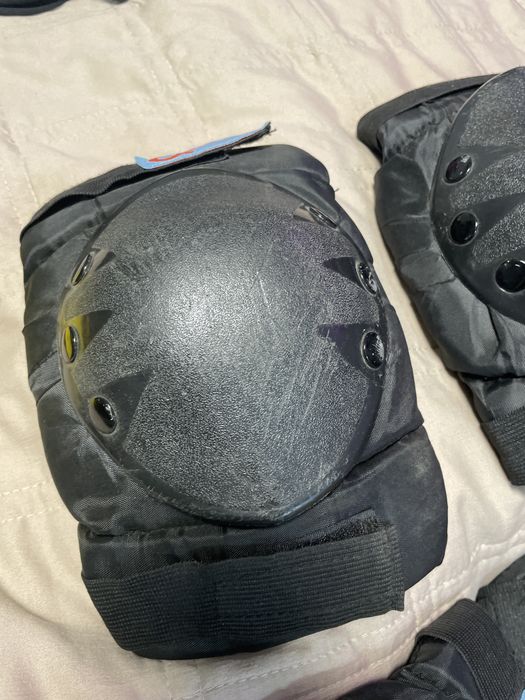 Наколінники та налокітники для дорослих