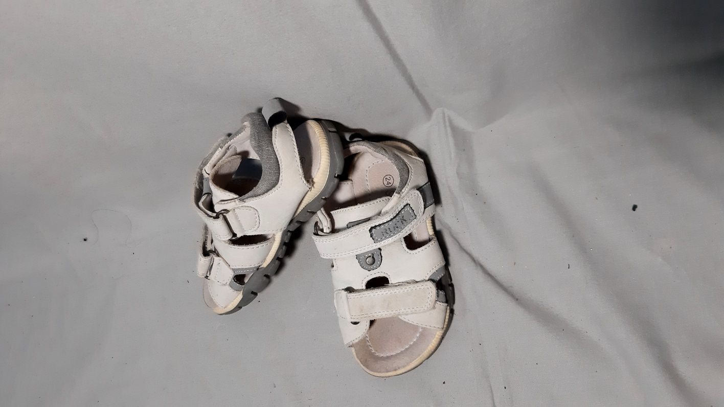2 pares de sandalias criança