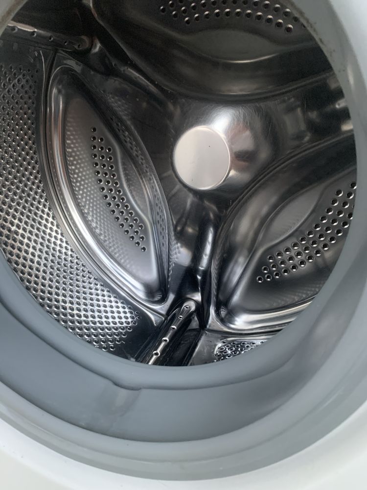 Продам пральну машину Bosch Classixx 4, 4,5 кг. Вузька.
