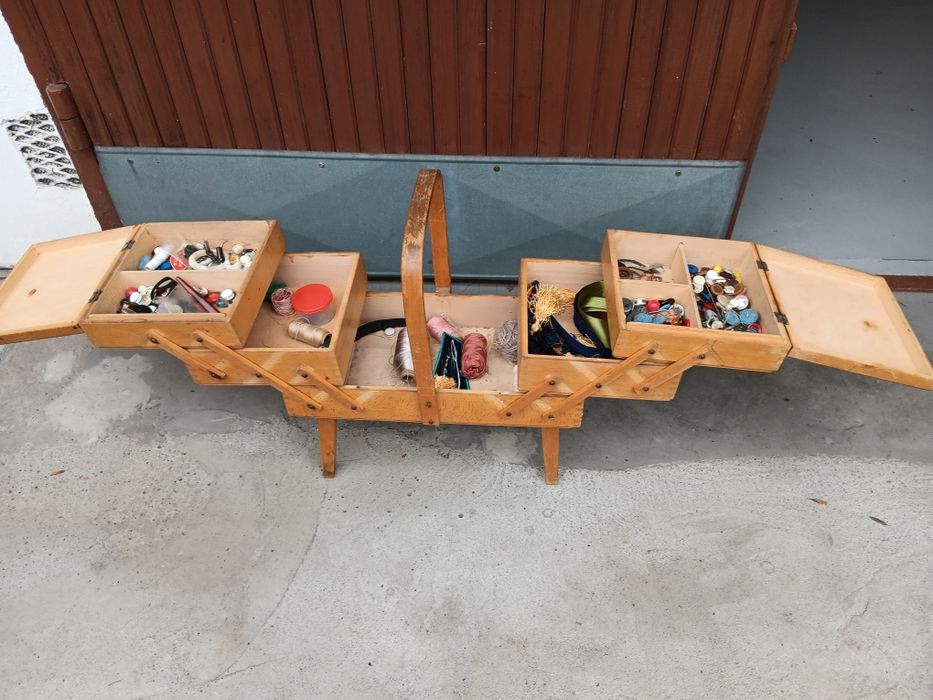 Przybornik krawiecki drewniany