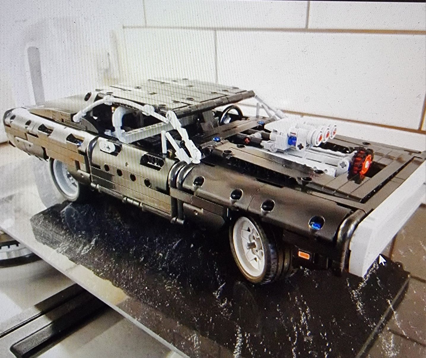 Lepin 42111  dodge charger szybcy i wściekli 1077 szt. Klocki  39 cm