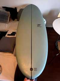7.0 Surfboard - Like New - 7.0 prancha de surfe