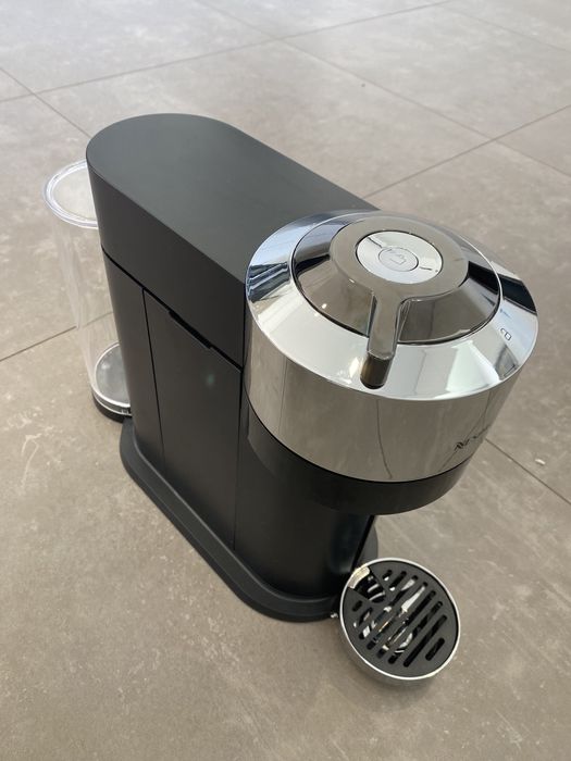 Maquina Café Vertuo Next Deluxe Pure Chrome Nespresso
