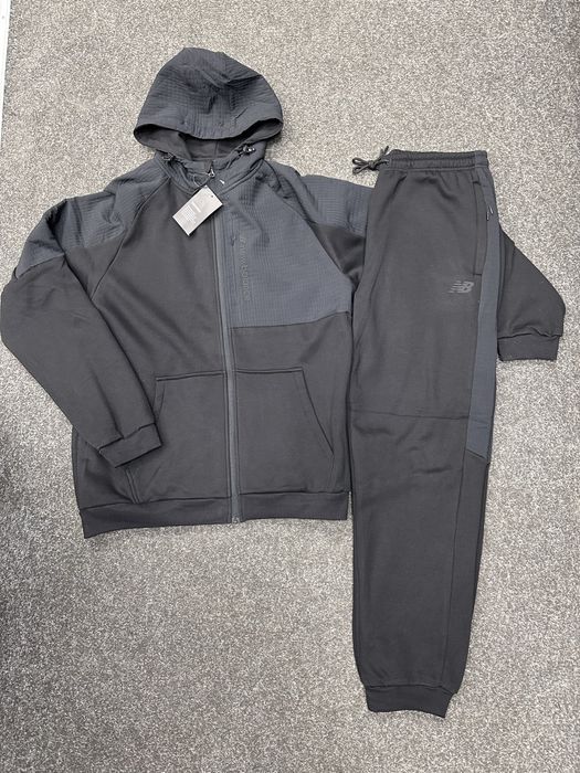 Зимний костюм new balance