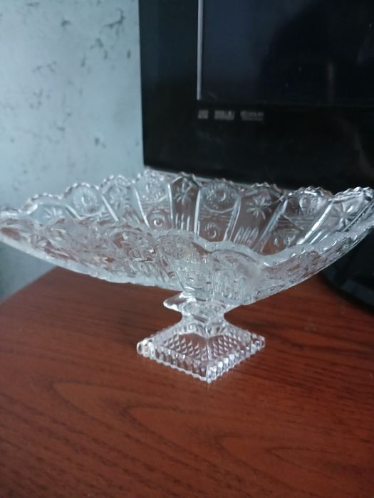 Продам вінтажну вазу - цукерницю