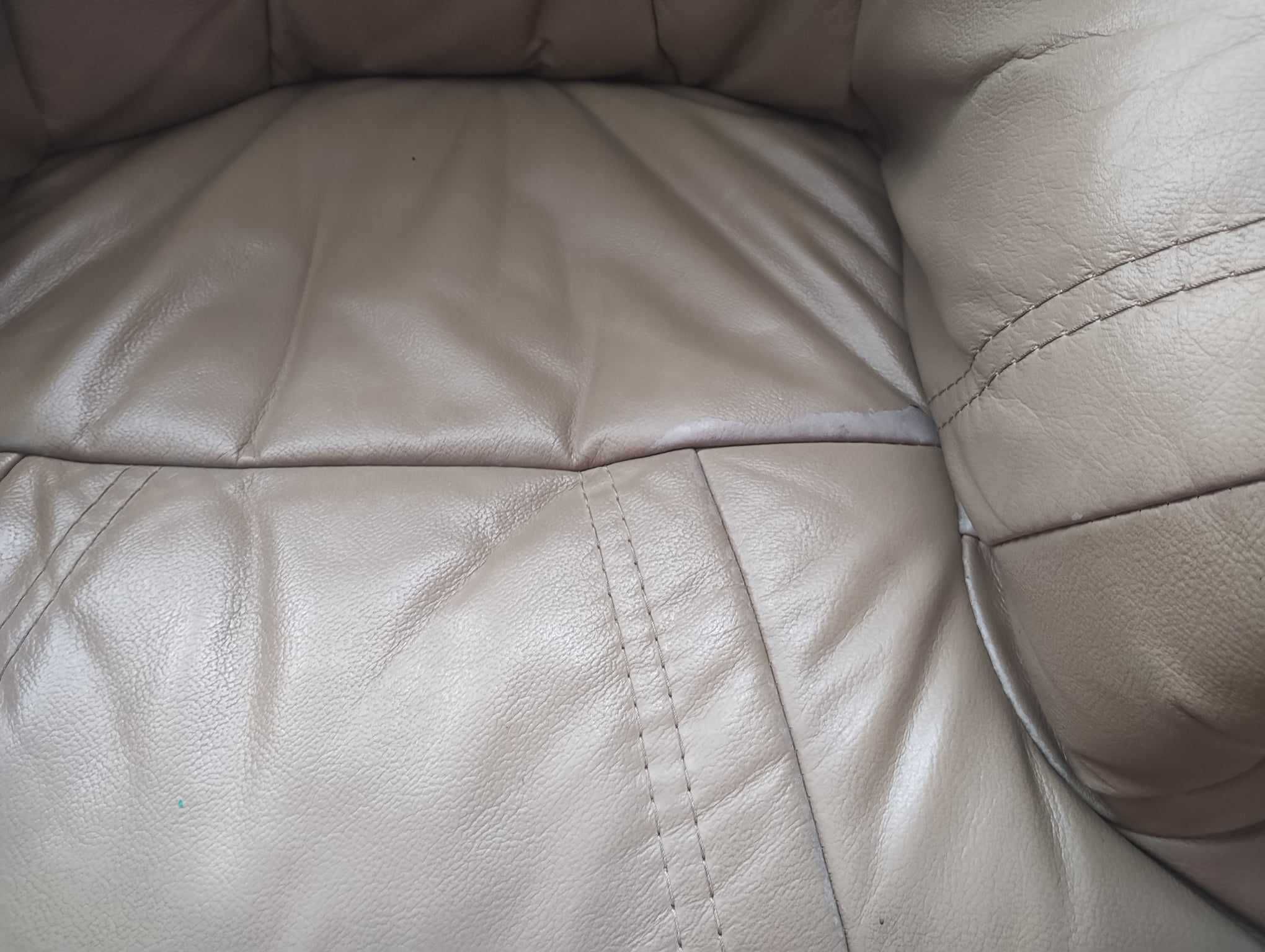 Komplet wypoczynkowy kanapa fotele ława skóra jasny beż
