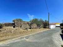 Moradia em ruína para reconstruir com terreno