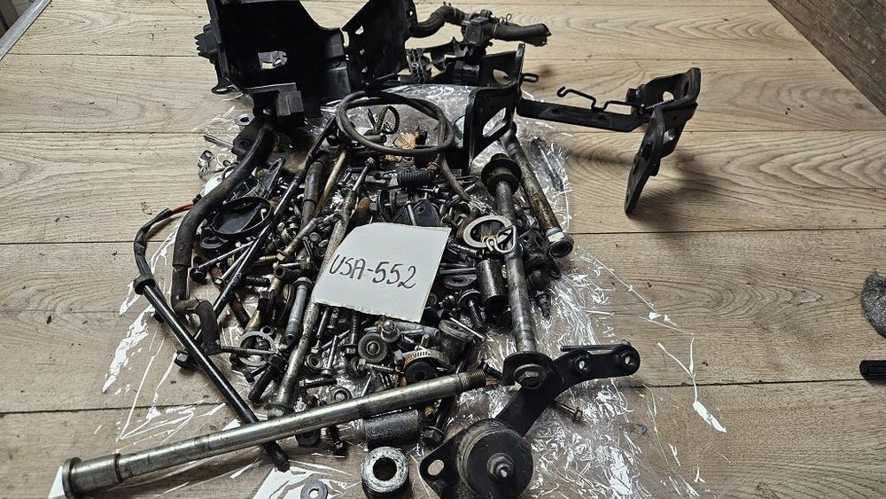 Śruba śruby uchwyt mocowanie Honda VT1300 CX Fury