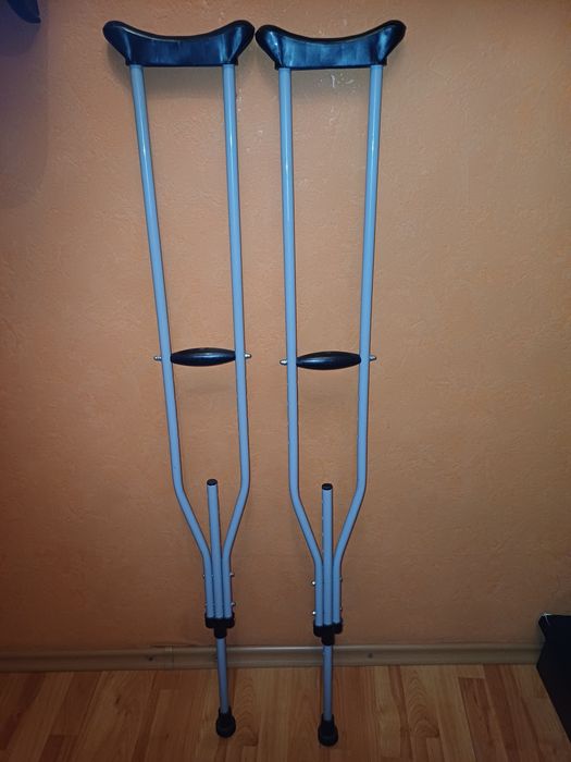 Продам костыли ходунки 500 грн.