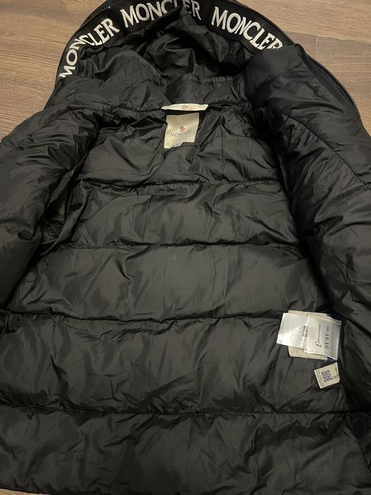 Куртка зимова moncler