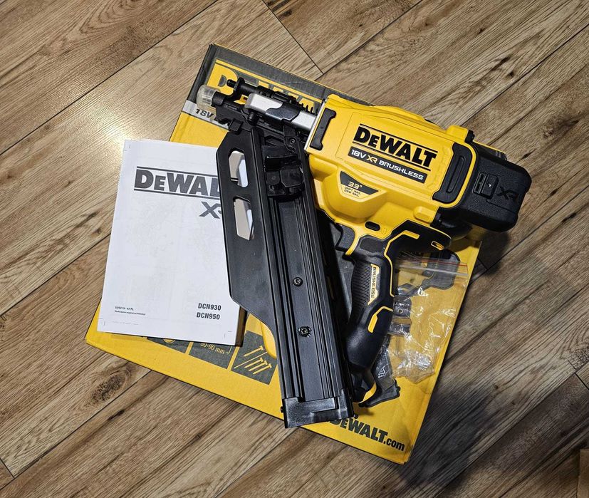 Sprzedam Gwoździarka DCN930N - Nowa