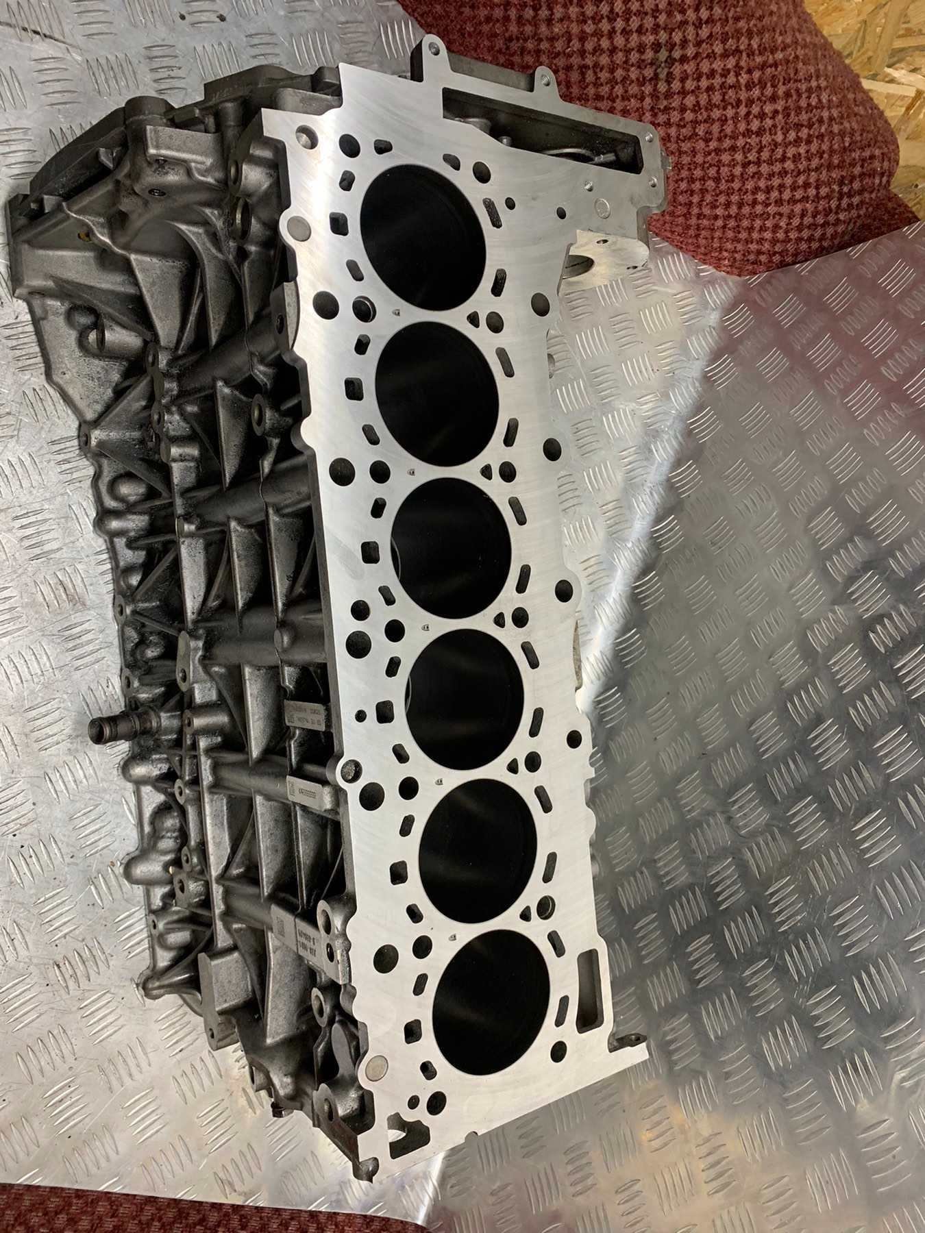 Блок BMW N57 D30A F25 F15 F10 Колінвал блок двигуна БМВ 3.0 дизель Ф15