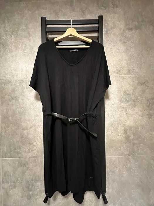 Czarna sukienka oversize z paskiem Mohito XS