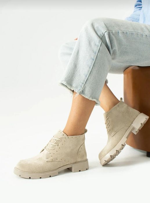 Жіночі ботинки черевики сапожки взуття