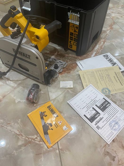 Пила дисковая погружная DeWALT DWS520KT + Чемодан TSTAK