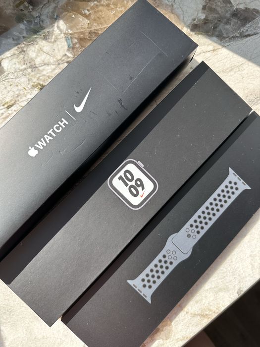 Apple Watch SE (Nike Edition) 40 мм – Space Gray