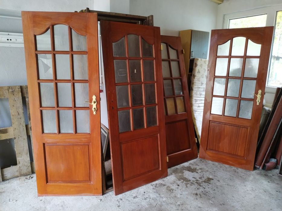 Drzwi drewniane wewnętrzne z ościeżnicami 4 sztuki