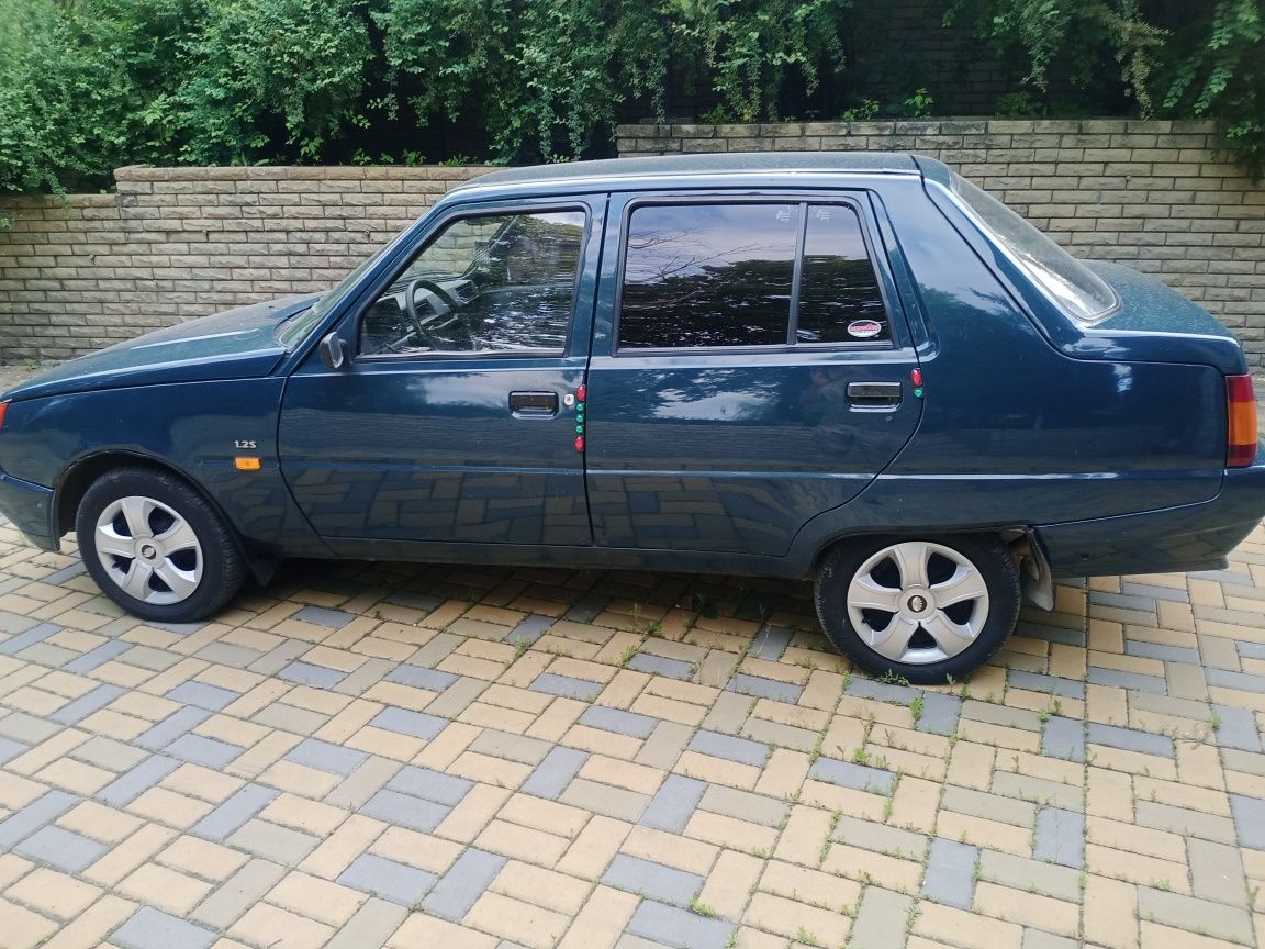 Продам автомобиль.