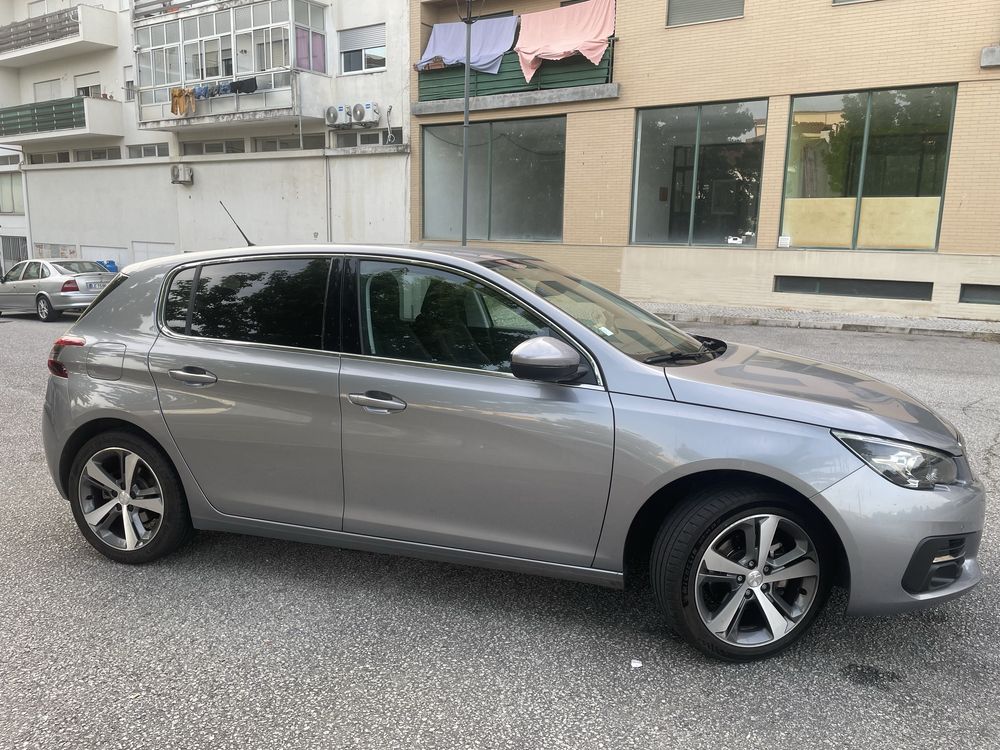 Peugeot 308 - Allure - 1.2 130Cv