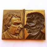 Medalha de Bronze Forma de Livro Política Francisco Sá Carneiro 1981