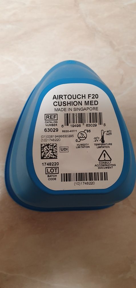 Маска CPAP ResMed AirTouch F20