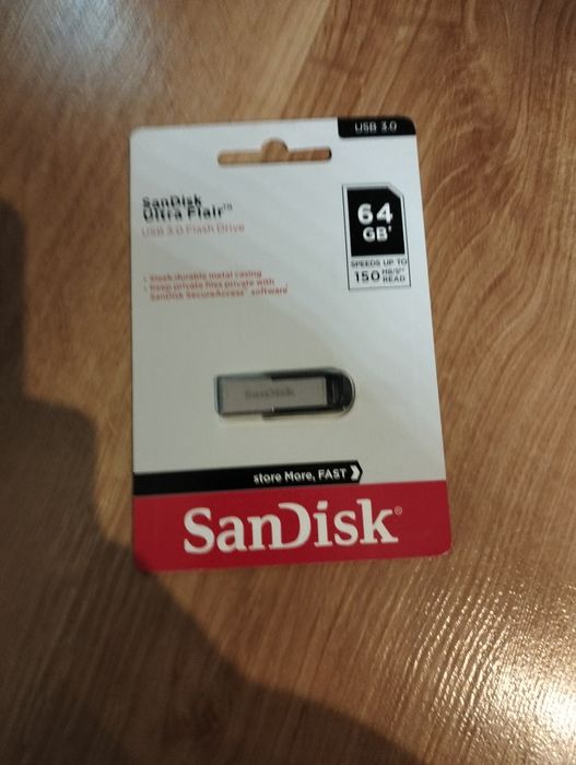 Pendrive 64 GB..